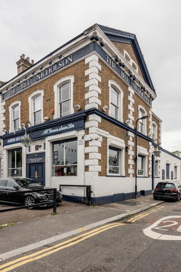 The Bill Nicholson Pub Hotel Londen Buitenkant foto