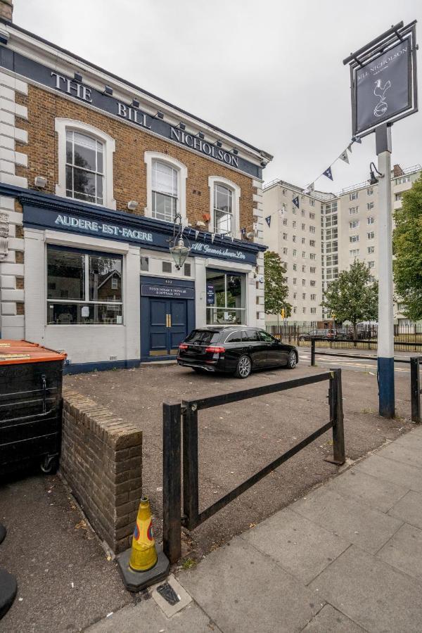 The Bill Nicholson Pub Hotel Londen Buitenkant foto